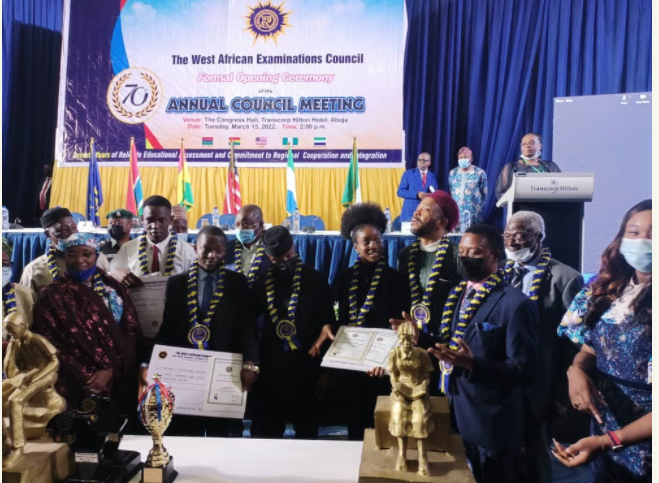 18-yr-old Chinasa Nweze crowned 2021 West Africa overall best in WASSCE