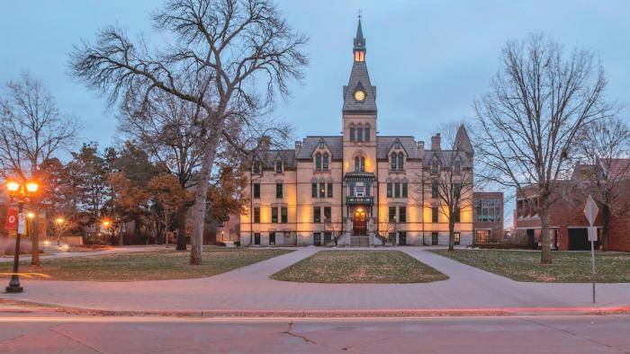 2022 Merit-Based Academic Scholarships at Hamline University, USA