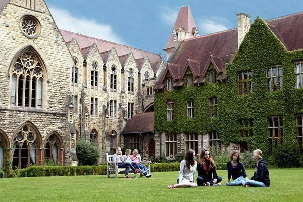 Automatic Scholarships for International Students at University of Gloucestershire, UK 2021